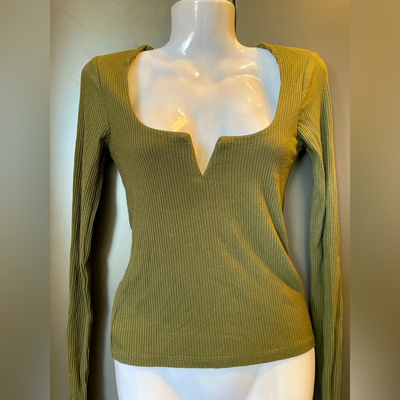 2 for $30 TOP SHOP Olive Green Top - Picture 1 of 1